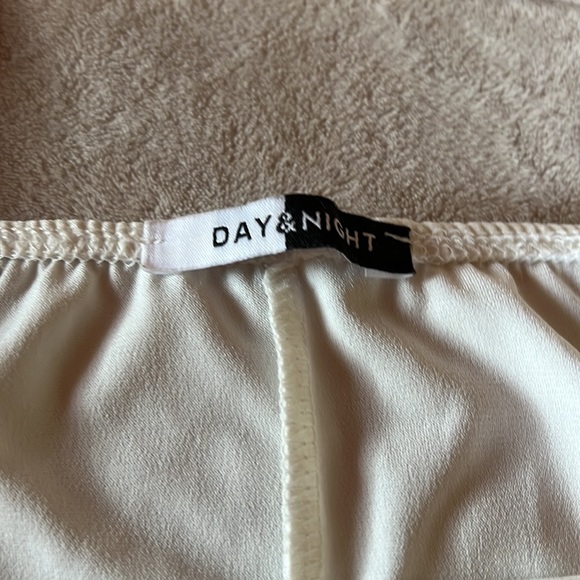 One piece - Picture 4 of 4